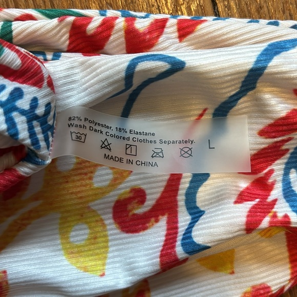 SHEIN two pierce, size large - Picture 2 of 4